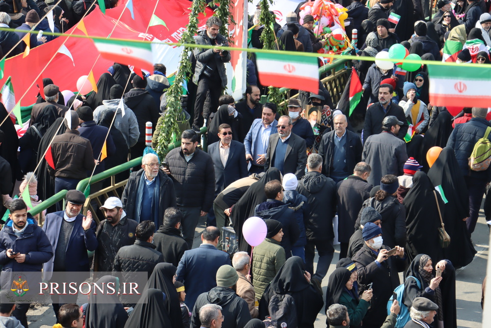 حضور مدیران، کارکنان و سربازان وظیفه تهران در جشن انقلاب اسلامی