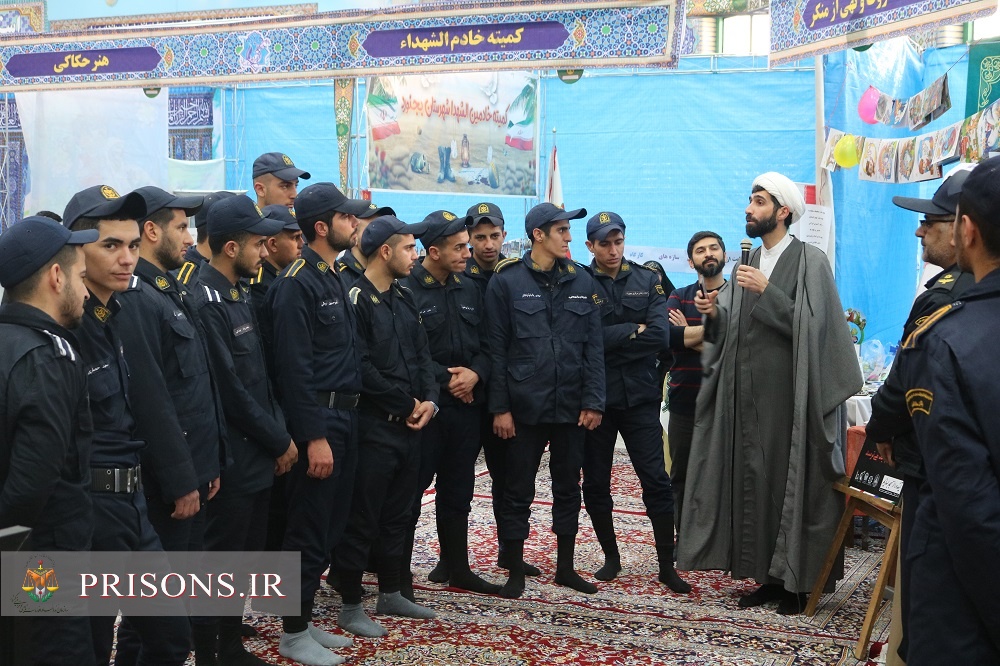 حضور سربازان زندان بجنورد در نمایشگاه قرآنی