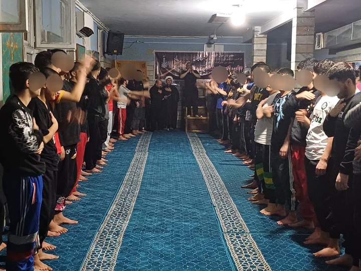 عزاداری شب ۲۱ ماه مبارک رمضان مددجویان کانون اصلاح و تربیت تهران