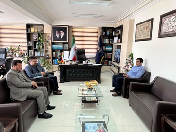 دیدار دبیر کاروان «زیر سایه خورشید» با مدیرکل زندان‌ها به‌منظور هماهنگی تشریفات معنوی ورود پرچم متبرک امام رضا (ع) به زندان‌های کردستان
