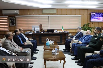  دیدار معاون توسعه مدیریت و منابع سازمان زندان‌ها با استاندار گیلان 