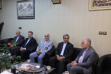 دیدار رئیس سازمان زندان‌ها و استاندار خراسان رضوی| انتقال زندان‌های نیشابور و سبزوار به خارج از شهر در اولویت استان قرار می‌گیرد