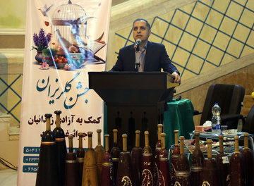 آیین گلریزان در زندان مرکزی یزد به مناسبت روز فرهنگ پهلوانی و ورزش زورخانه‌ای
