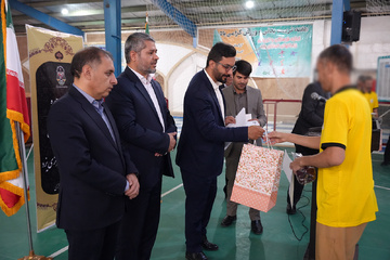 آزادی 5 زندانیان در میز خدمت قضایی دادستان مرکز استان یزد