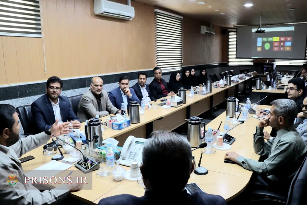 دیدار مدیر کل مراکز نظام نیمه آزادی و نظارت الکترونیکی سازمان زندان‌های کشور با کارکنان مرکز مراقبت الکترونیک استان سیستان و بلوچستان