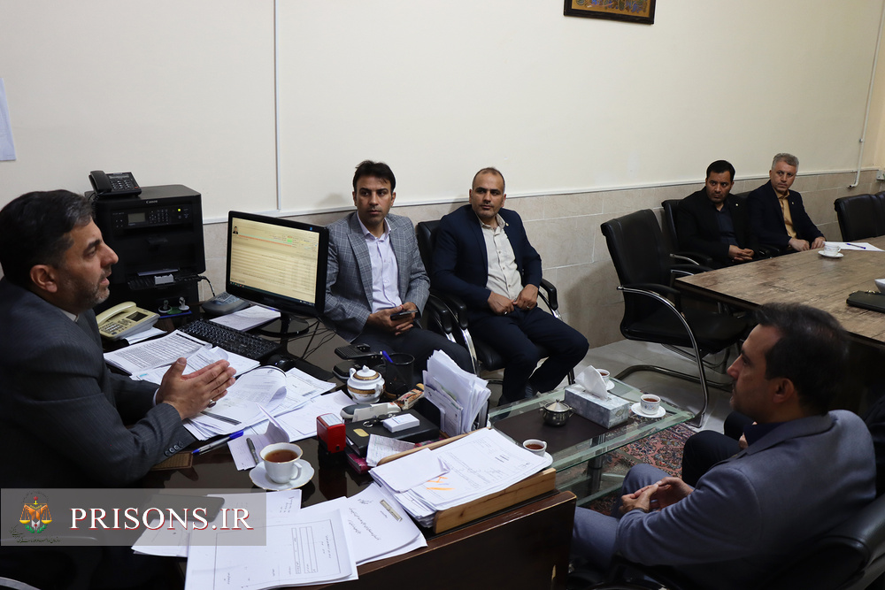 معاضدت حقوقی رایگان وکلای دادگستری البرز به زندانیان ندامتگاه  مرکزی کرج