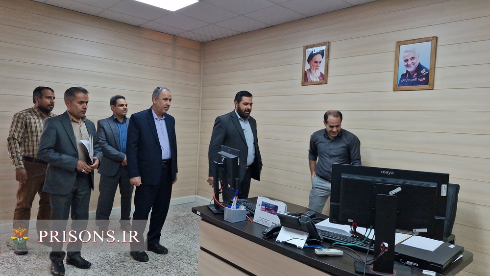 بازدید مدیرکل دفتر ساماندهی مراکز نظام نیمهآزادی سازمان زندانها از مرکز مراقبت الکترونیک استان بوشهر بازدید مدیرکل دفتر ساماندهی مراکز نظام نیمهآزادی سازمان زندانها از مرکز مراقبت الکترونیک استان بوشهر