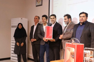 فیلم| تقدیر از خیرین سلامت و دندانپزشکان جهادی لرستان