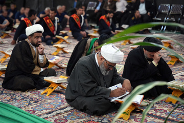 آزادی 9 زندانی در محفل انس با قرآن کریم زندان مرکزی یزد با حضور حجت‌الاسلام والمسلمین دکتر رفیعی