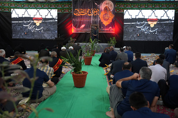 آزادی 9 زندانی در محفل انس با قرآن کریم زندان مرکزی یزد با حضور حجت‌الاسلام والمسلمین دکتر رفیعی
