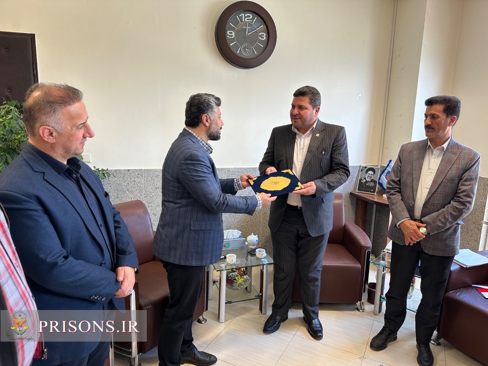 تجلیل ادارهکل زندانهای کردستان و ادارهکل آموزش فنی و حرفهای از تعاملات سازنده درراستای توانمندسازی مددجویان تجلیل ادارهکل زندانهای کردستان و ادارهکل آموزش فنی و حرفهای از تعاملات سازنده درراستای توانمندسازی مددجویان