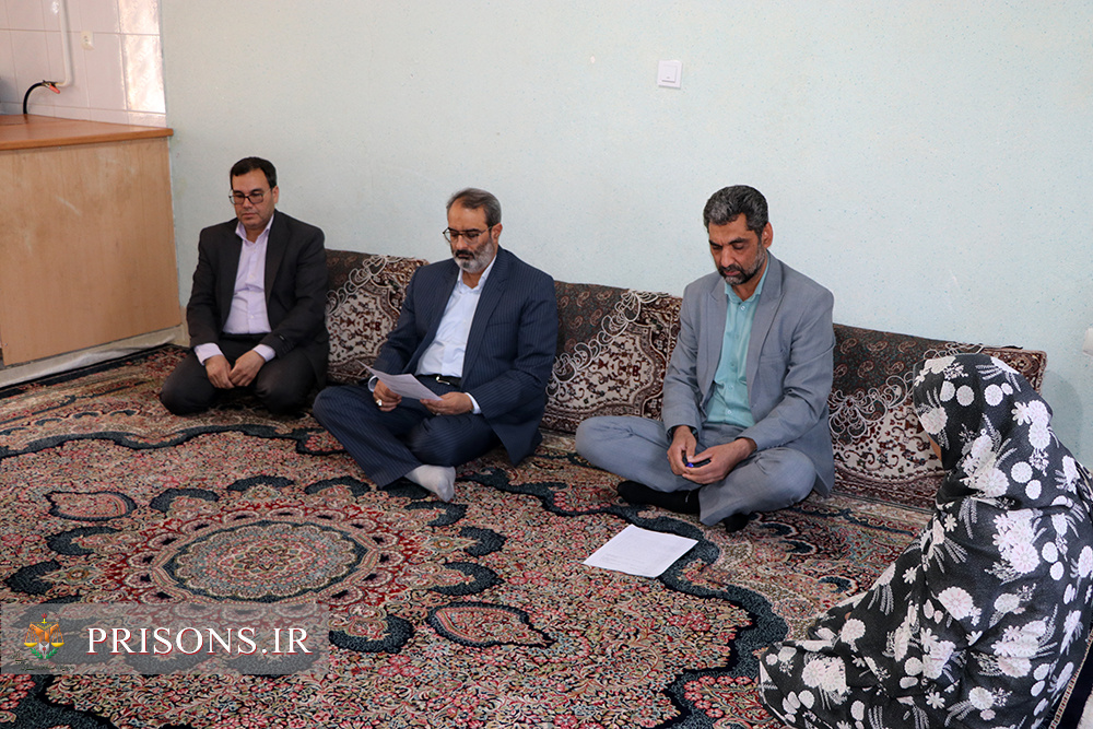 سرکشی مدیرکل زندانهای خراسان جنوبی از خانواده زندانیان نیازمند در بیرجند سرکشی مدیرکل زندانهای خراسان جنوبی از خانواده زندانیان نیازمند در بیرجند