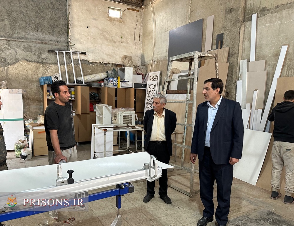 بازدید مدیرکل زندانهای استان کردستان از مجتمع اشتغال زندانیان در سرخدزج و کارگاه تولید ام دی اف بازدید مدیرکل زندانهای استان کردستان از مجتمع اشتغال زندانیان در سرخدزج و کارگاه تولید ام دی اف