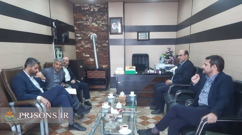 دادستان املش با زندانیان رودسر دیدار کرد
دادستان املش با زندانیان رودسر دیدار کرد