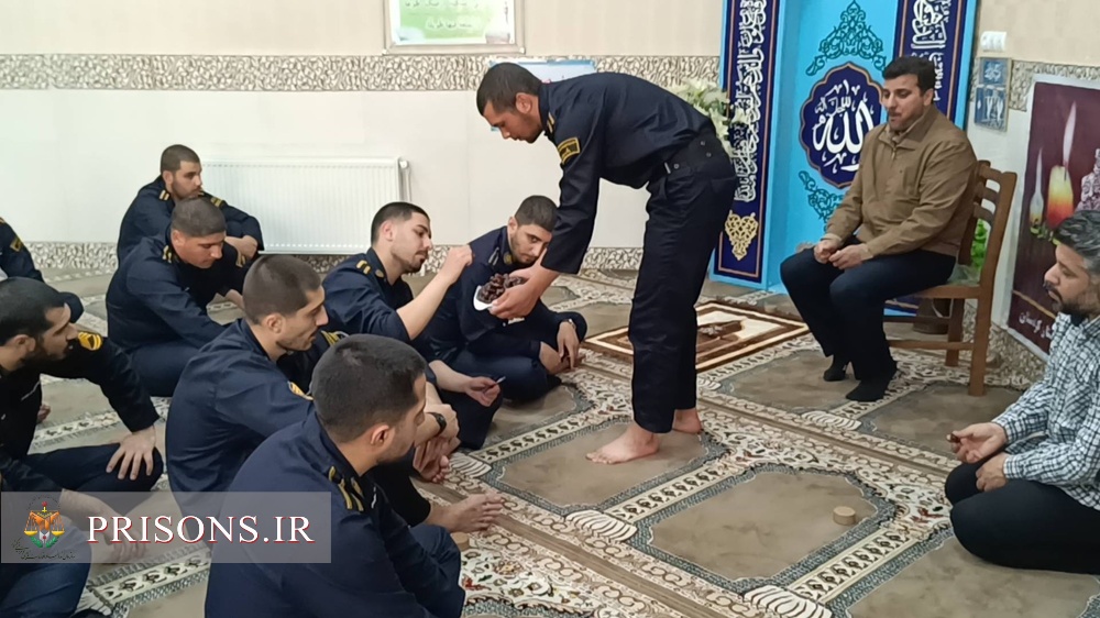 مراسم گرامیداشت سالروز شهادت امام جعفر صادق (ع) در جمع سربازان وظیفه زندانهای استان کردستان مراسم گرامیداشت سالروز شهادت امام جعفر صادق (ع) در جمع سربازان وظیفه زندانهای استان کردستان