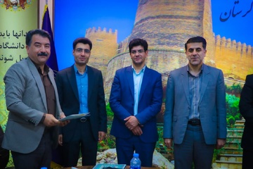 تقدیر از برگزیدگان جشنواره تئاتر زندانیان کشور در لرستان