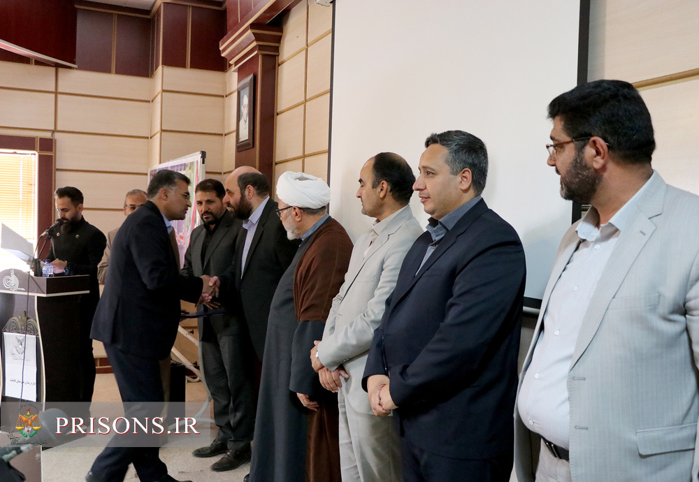 تکریم خدمتگذار قدیم،معارفه سکاندار جدید زندان شهرستان قاین تکریم خدمتگذار قدیم،معارفه سکاندار جدید زندان شهرستان قاین