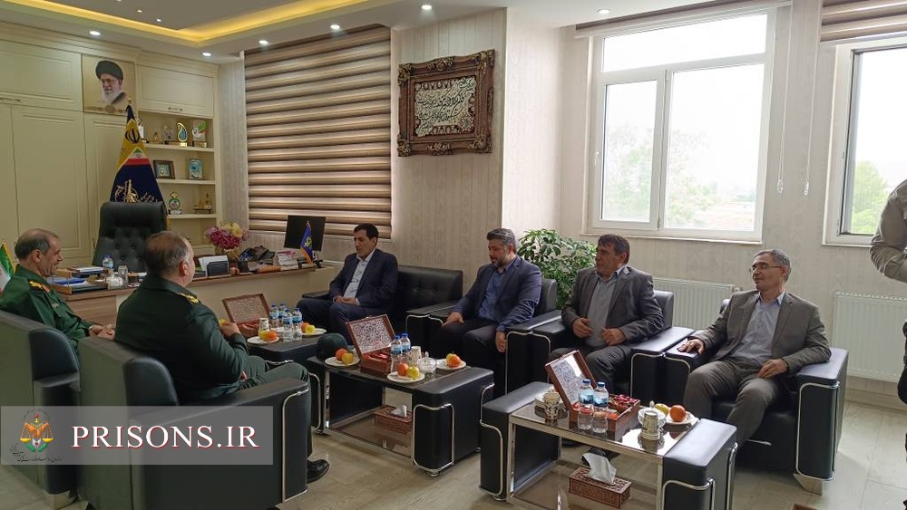 دیدار مدیرکل زندان‌های کردستان با فرمانده سپاه بیت المقدس استان