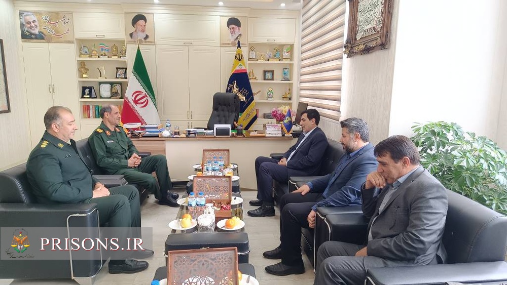 دیدار مدیرکل زندانهای کردستان با فرمانده سپاه بیت المقدس استان دیدار مدیرکل زندانهای کردستان با فرمانده سپاه بیت المقدس استان