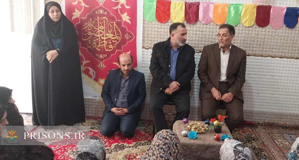 حضورمدیرکل زندانهای آذربایجان شرقی همزمان با جشن میلاد حضرت معصومه (س) در بندنسوان زندان مراغه حضورمدیرکل زندانهای آذربایجان شرقی همزمان با جشن میلاد حضرت معصومه (س) در بندنسوان زندان مراغه