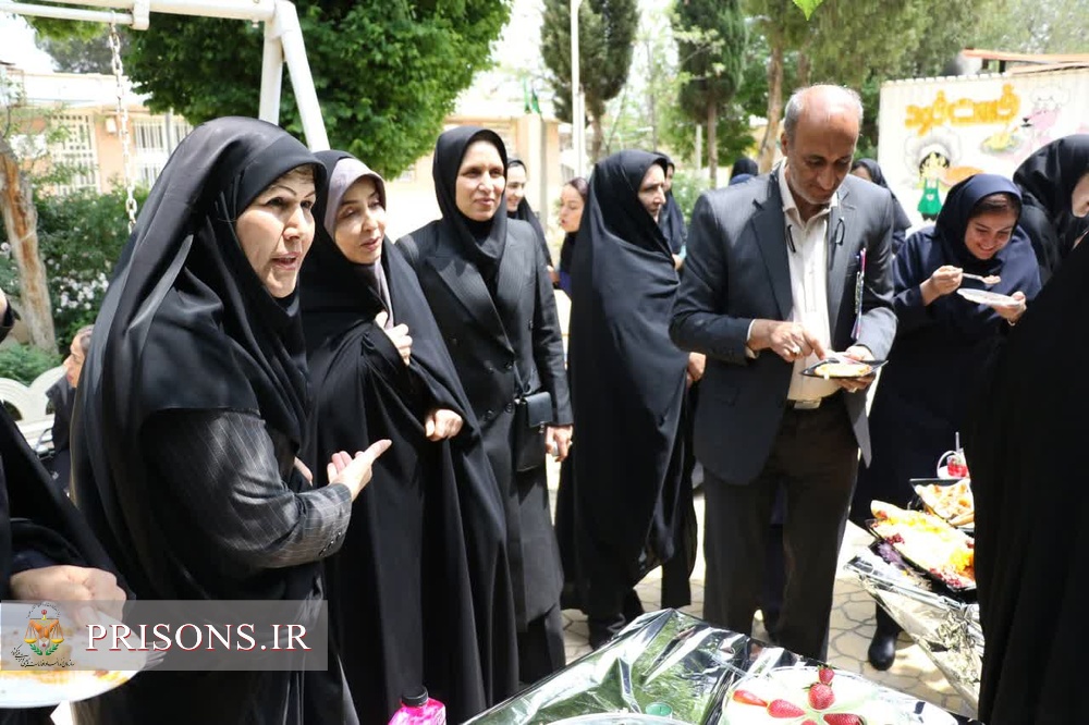 فیلم | برگزاری جشنواره آشپزی «من یک کدبانو هستم» بهمناسبت ولادت حضرت معصومه (س) و روز دختر فیلم | برگزاری جشنواره آشپزی «من یک کدبانو هستم» بهمناسبت ولادت حضرت معصومه (س) و روز دختر