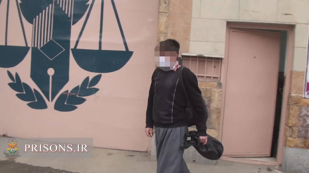 آزادی معلم زندانی به مناسبت روز معلم با همیاری خیرین کردستان آزادی معلم زندانی به مناسبت روز معلم با همیاری خیرین کردستان