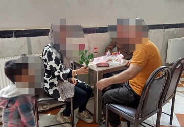 دورهمی زندانیان قروه با خانواده‌های‌شان در جشن «با دخترم»