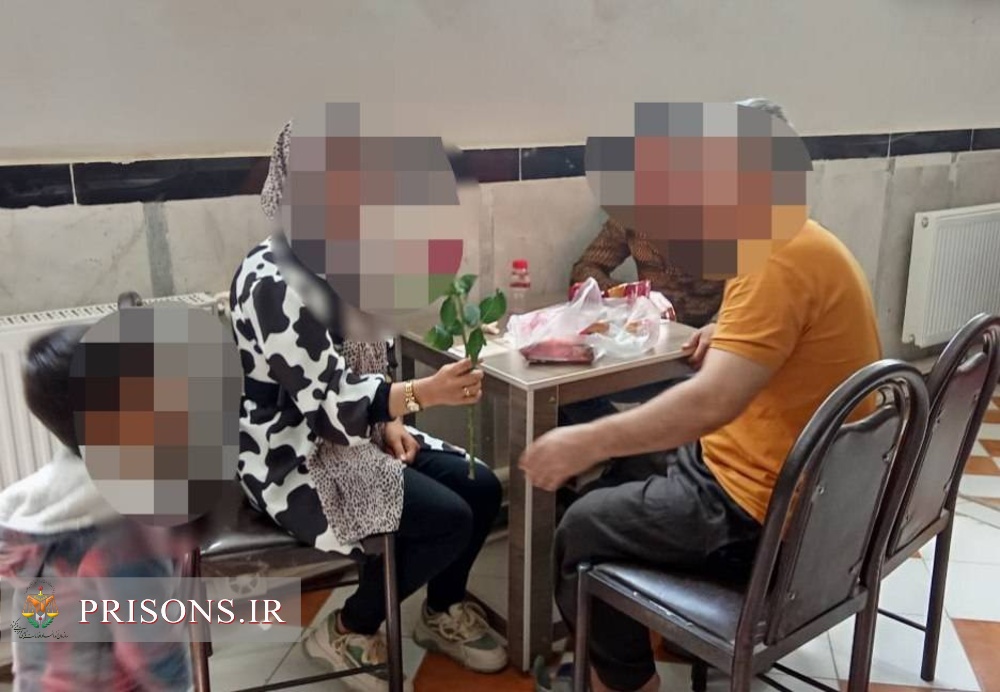 دورهمی زندانیان قروه با خانوادههایشان در جشن «با دخترم» دورهمی زندانیان قروه با خانوادههایشان در جشن «با دخترم»