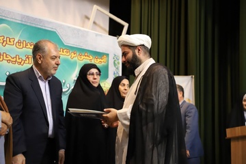 تجلیل از فعالین نماز زندانهای استان آذربایجان غربی