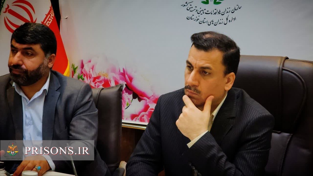 ارائه پایان‌نامه پژوهشی درباره شخصیت و هیجان‌خواهی زندانیان در حضور مدیرکل دفتر آموزش سازمان زندان‌ها