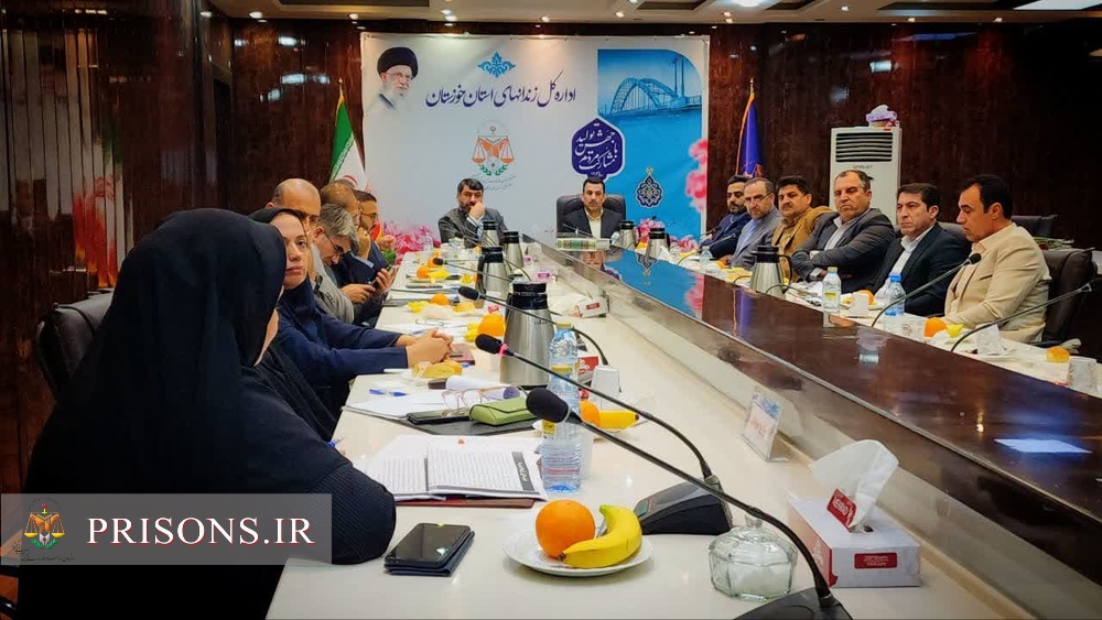 ارائه پایاننامه پژوهشی درباره شخصیت و هیجانخواهی زندانیان در حضور مدیرکل دفتر آموزش سازمان زندانها ارائه پایاننامه پژوهشی درباره شخصیت و هیجانخواهی زندانیان در حضور مدیرکل دفتر آموزش سازمان زندانها