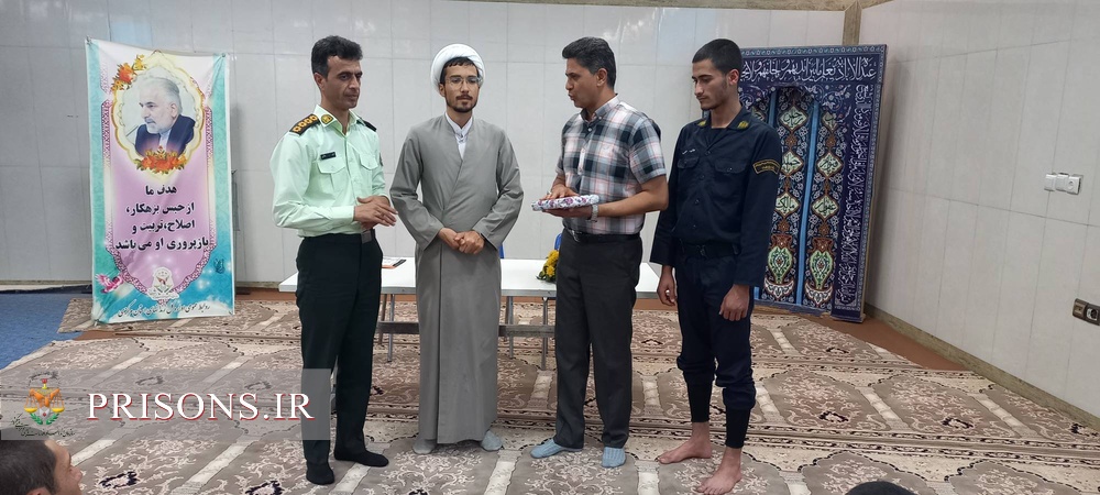 تجلیل از پدر سرباز وظیفه به مناسبت روز جهانی کار و کارگر