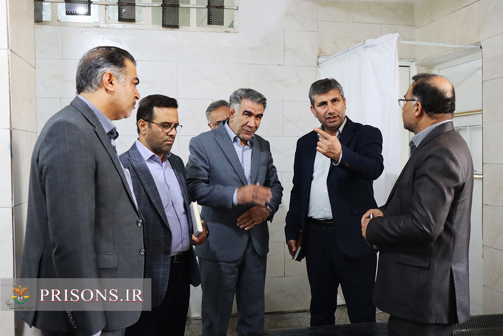 بازدید مدیرکل بهداشت و درمان سازمان زندانها از ندامتگاه مرکزی کرج بازدید مدیرکل بهداشت و درمان سازمان زندانها از ندامتگاه مرکزی کرج