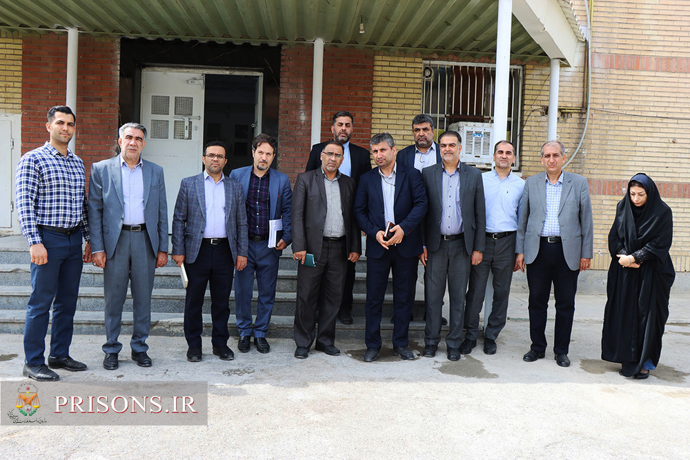 بازدید مدیرکل بهداشت و درمان سازمان زندان‌ها از ندامتگاه مرکزی کرج