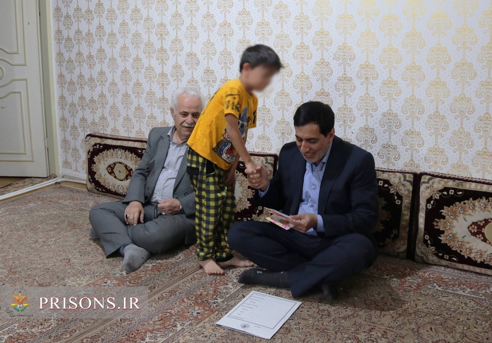 تقویت پیوندهای اجتماعی با خانواده زندانیان کردستانی در دهه کرامت