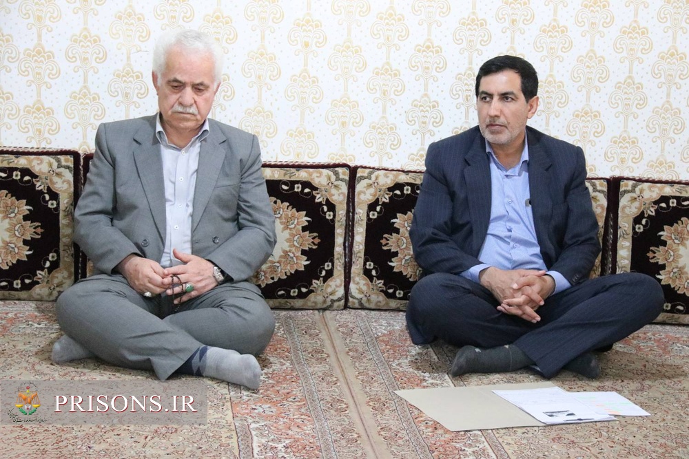 تقویت پیوندهای اجتماعی با خانواده زندانیان کردستانی در دهه کرامت