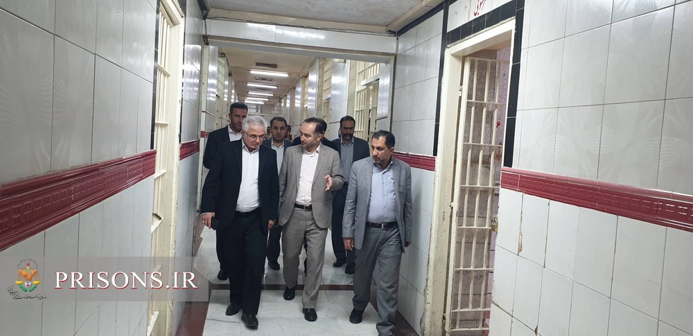 بازدید اعضای شورای اسلامی و شهردار از زندان مرکزی زنجان بازدید اعضای شورای اسلامی و شهردار از زندان مرکزی زنجان