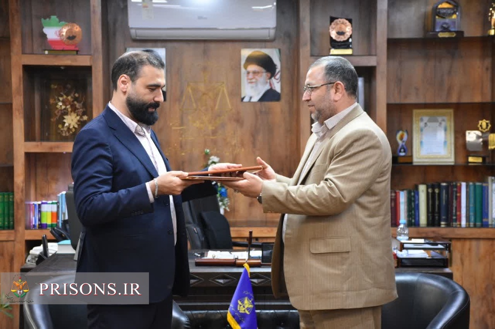 تبادل تفاهمنامه همکاری بین اداره کل زندان های خراسان رضوی و هیئت شطرنج استان تبادل تفاهمنامه همکاری بین اداره کل زندان های خراسان رضوی و هیئت شطرنج استان