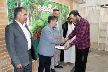 یک زندانی بدهکار با گذشت شکات آزاد شد