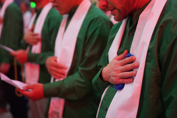 زیر سایه خورشید