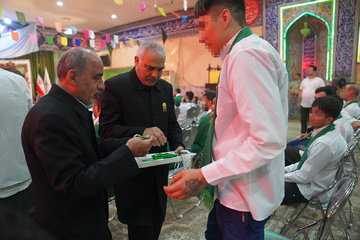 زیر سایه خورشید