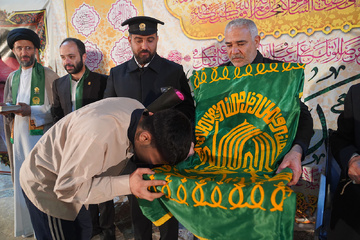 زیر سایه خورشید