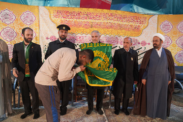 زیر سایه خورشید