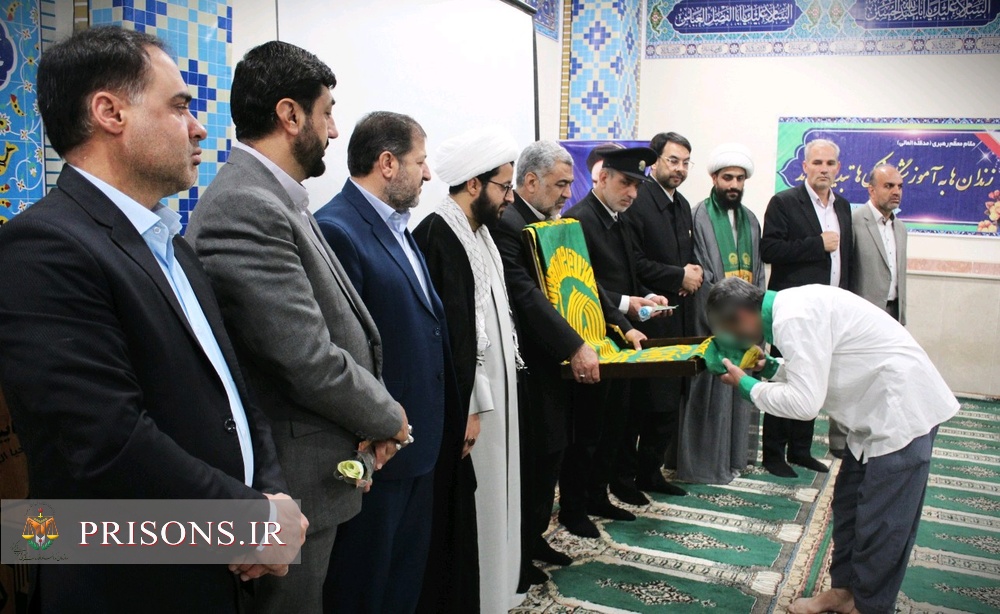فیلم| آزادی 30 زندانی واجدشرایط ایلامی به حرمت پرچم حرم رضوی