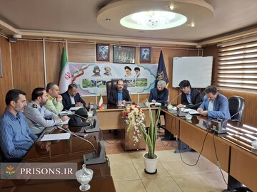 تأکید بر تحقق امنیت پایدار و رعایت حقوق زندانیان در نشست سرپرست زندان‌های گیلان با کارکنان یگان حفاظت