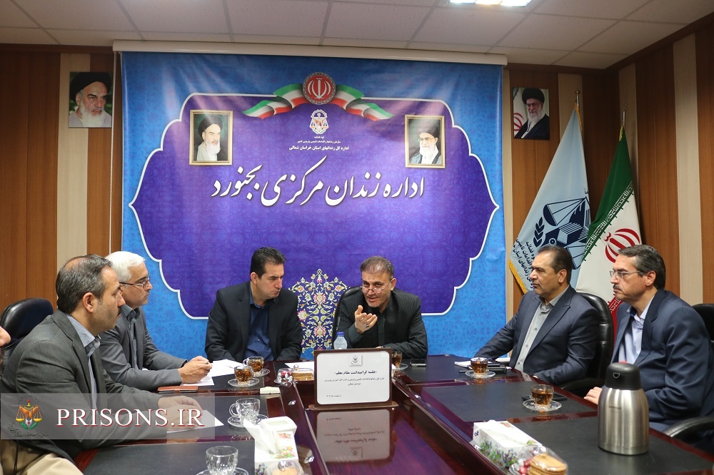 تجلیل از معلمان مراکز اصلاحی با حضور مدیران کل زندان‌ها و آموزش و پرورش