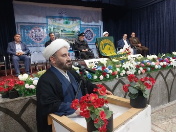پرچم متبرک ضریح منور و نورانی امام رضا(ع) در زندان تبریز