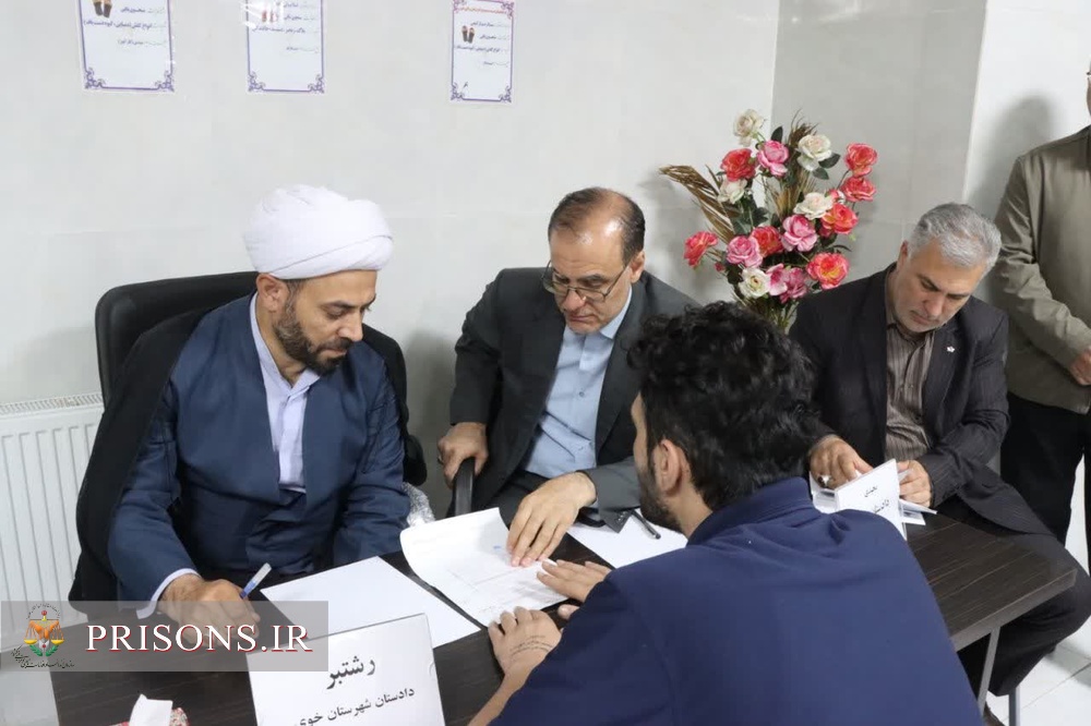 بازدید شبانه زندان خوی