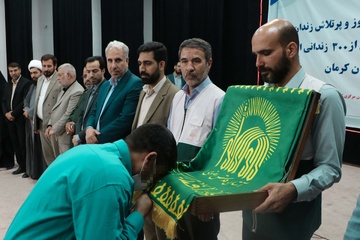 آزادی ۳۵۲ زندانی در کرمان نتیجه همدلی خیرین و مجموعه قضایی در دهه کرامت