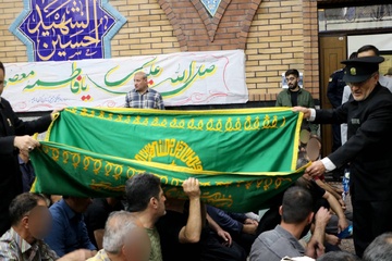زندان ارومیه - مراسم پرجم گردانی حضرت امام رضا(ع)